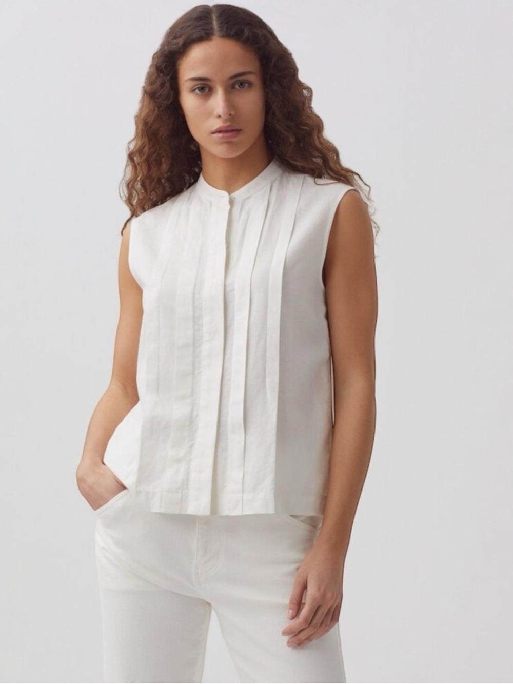 UNIQLO x Comptoir des Cotonniers Linen Blend Pleated Sleeveless Blouse
